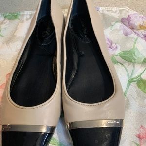 NWOT Calvin Klein Flats Size 10